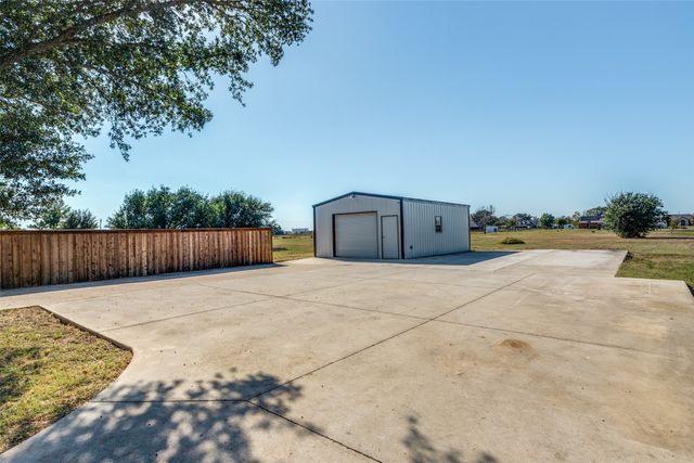 20240 Willow Glade Circle, Pilot Point, TX 76258