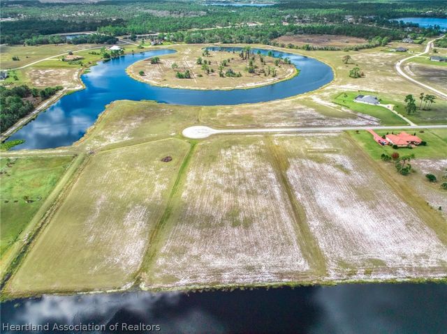 2002 Overlook Bay Drive, Sebring, FL 33875