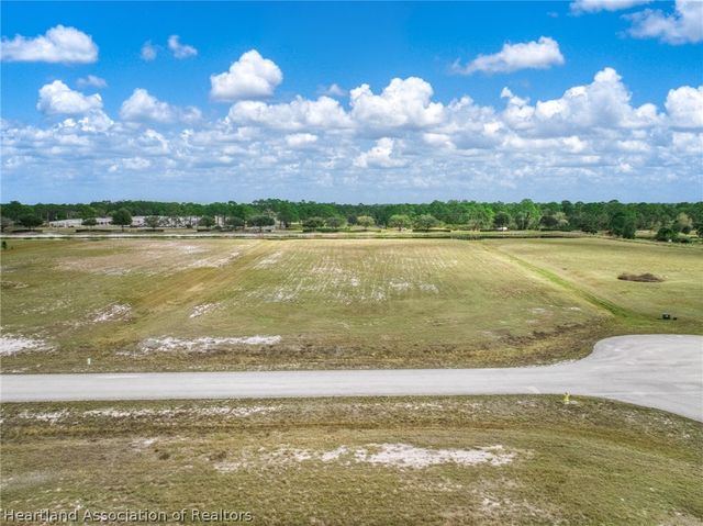 2002 Overlook Bay Drive, Sebring, FL 33875