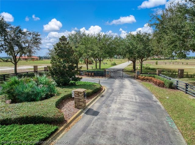 2002 Overlook Bay Drive, Sebring, FL 33875