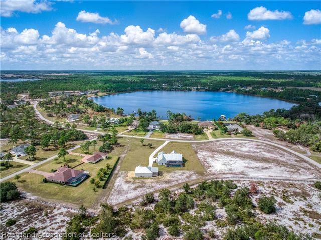 2002 Overlook Bay Drive, Sebring, FL 33875