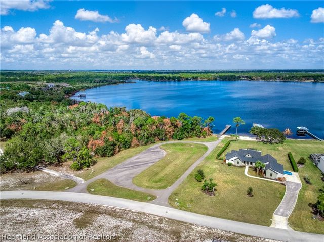 2002 Overlook Bay Drive, Sebring, FL 33875