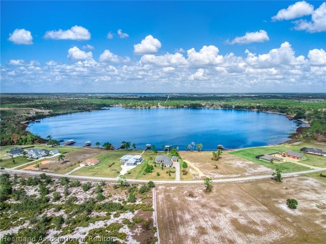 2002 Overlook Bay Drive, Sebring, FL 33875