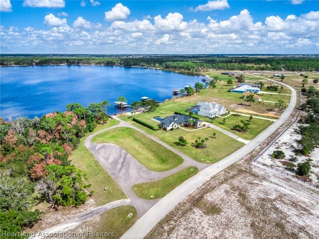 2002 Overlook Bay Drive, Sebring, FL 33875
