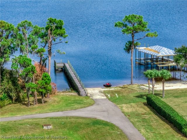 2002 Overlook Bay Drive, Sebring, FL 33875