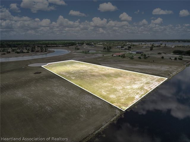 2002 Overlook Bay Drive, Sebring, FL 33875