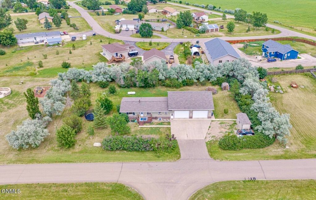 5021 132nd Trail NW, Williston, ND 58801 photo 3