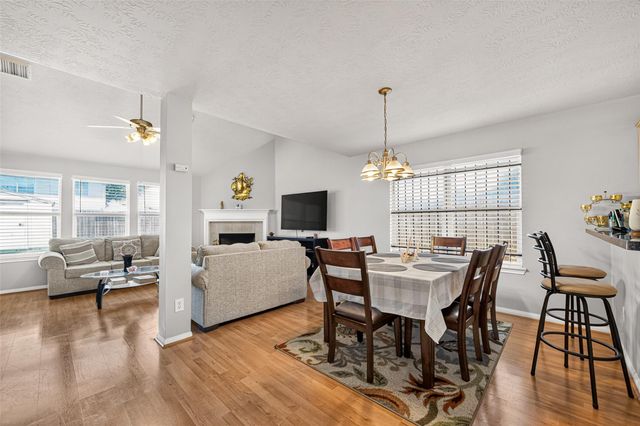1302 E April Rain Court, Missouri City, TX 77489