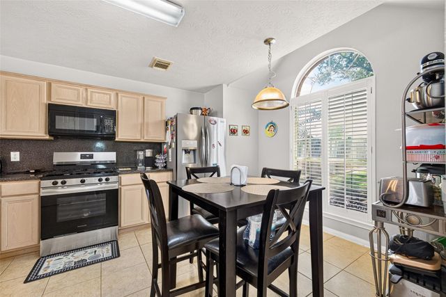 1302 E April Rain Court, Missouri City, TX 77489