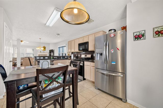 1302 E April Rain Court, Missouri City, TX 77489