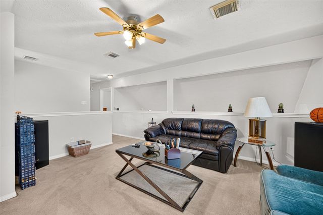 1302 E April Rain Court, Missouri City, TX 77489
