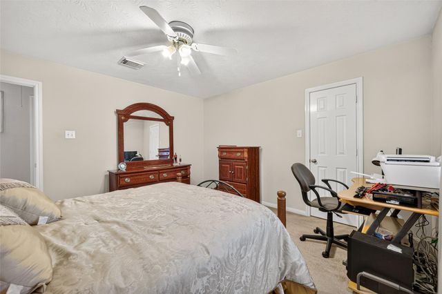 1302 E April Rain Court, Missouri City, TX 77489