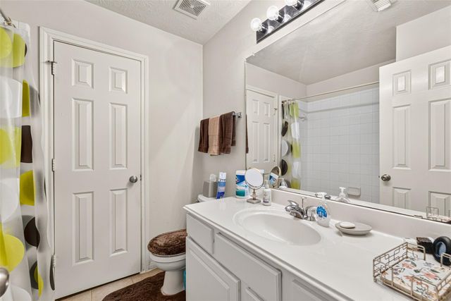 1302 E April Rain Court, Missouri City, TX 77489