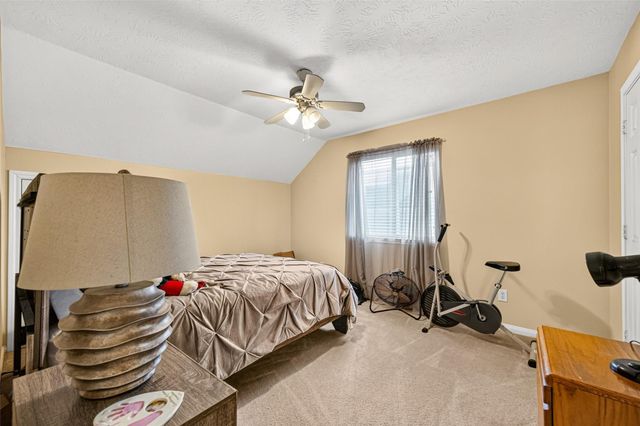 1302 E April Rain Court, Missouri City, TX 77489