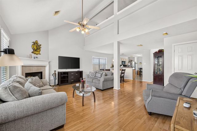 1302 E April Rain Court, Missouri City, TX 77489