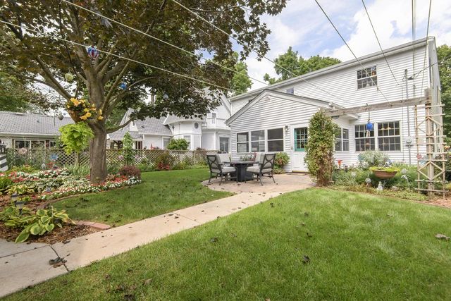 147 W Laflin AVENUE, Waukesha, WI 53186