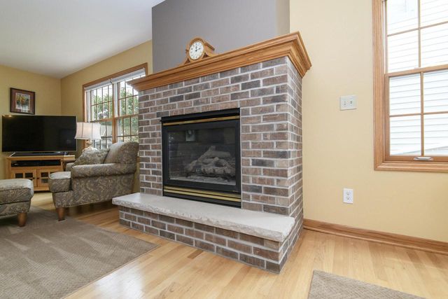 147 W Laflin AVENUE, Waukesha, WI 53186