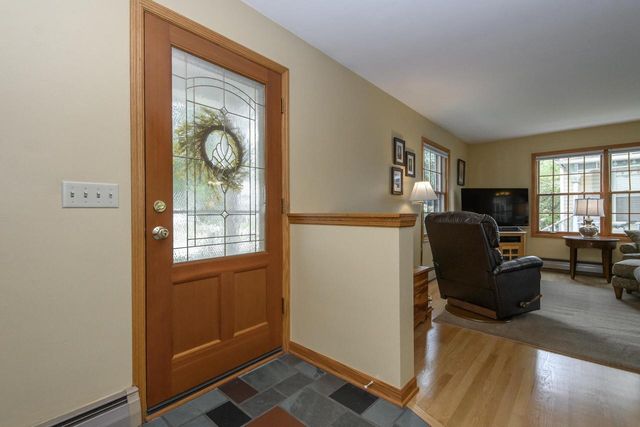 147 W Laflin AVENUE, Waukesha, WI 53186