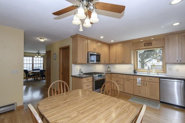 147 W Laflin AVENUE, Waukesha, WI 53186