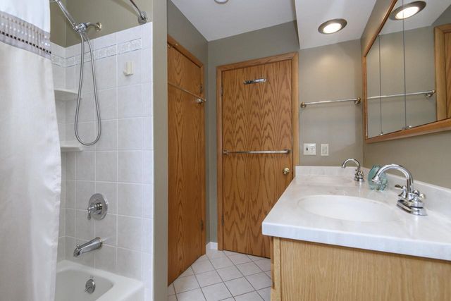 147 W Laflin AVENUE, Waukesha, WI 53186