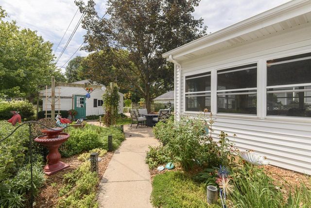 147 W Laflin AVENUE, Waukesha, WI 53186