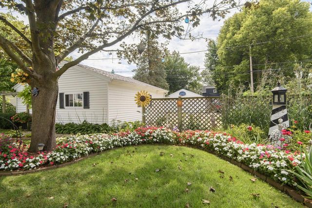 147 W Laflin AVENUE, Waukesha, WI 53186