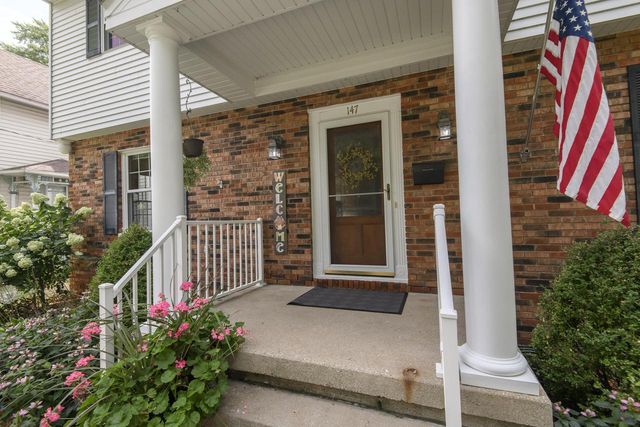 147 W Laflin AVENUE, Waukesha, WI 53186
