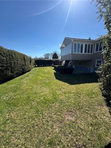 43 BICENTENNIAL Way, North Providence, RI 02911