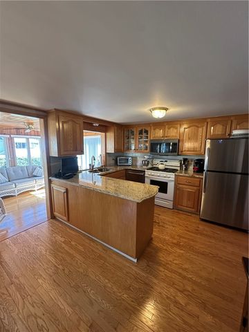 43 BICENTENNIAL Way, North Providence, RI 02911