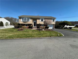 43 BICENTENNIAL Way, North Providence, RI 02911