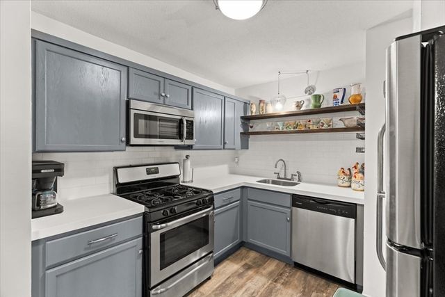 685 Oak St 7-12, Brockton, MA 02301