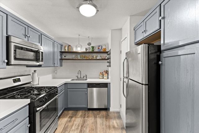 685 Oak St 7-12, Brockton, MA 02301