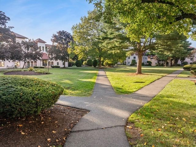 685 Oak St 7-12, Brockton, MA 02301
