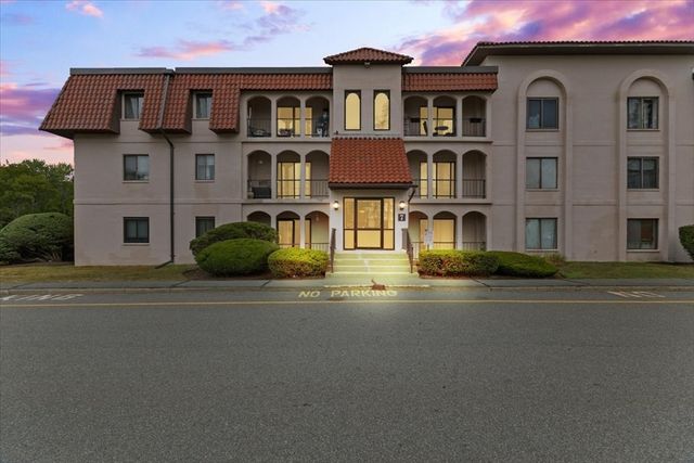 685 Oak St 7-12, Brockton, MA 02301