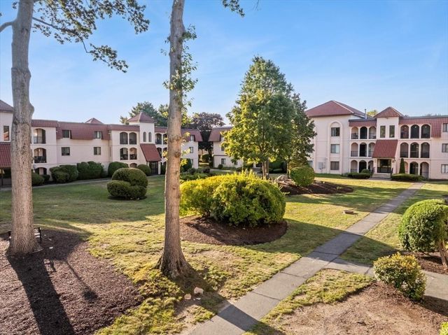 685 Oak St 7-12, Brockton, MA 02301