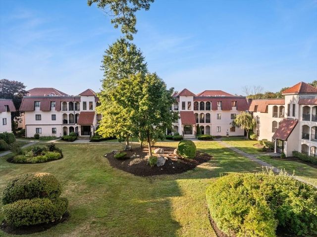 685 Oak St 7-12, Brockton, MA 02301