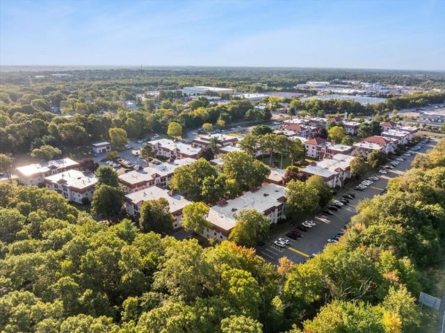 685 Oak St 7-12, Brockton, MA 02301