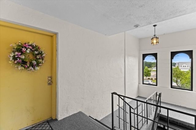 685 Oak St 7-12, Brockton, MA 02301