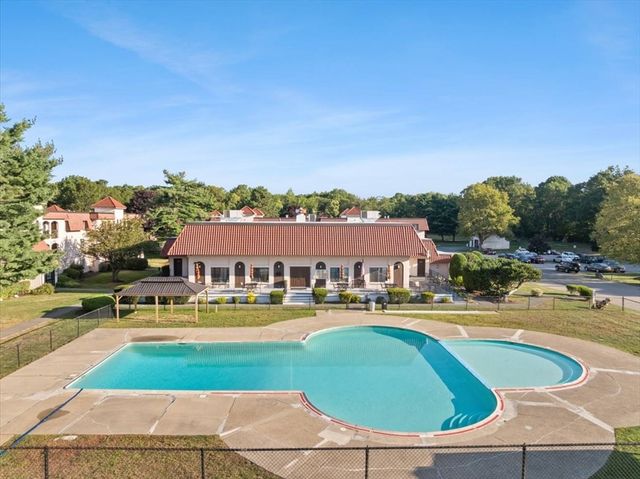 685 Oak St 7-12, Brockton, MA 02301