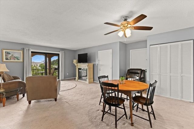 685 Oak St 7-12, Brockton, MA 02301