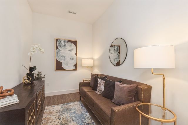 555 Lakeview Parkway 003, Vernon Hills, IL 60061