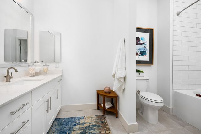 555 Lakeview Parkway 003, Vernon Hills, IL 60061