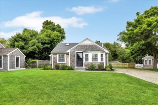 18 Rainbow Rd, Yarmouth, MA 02673