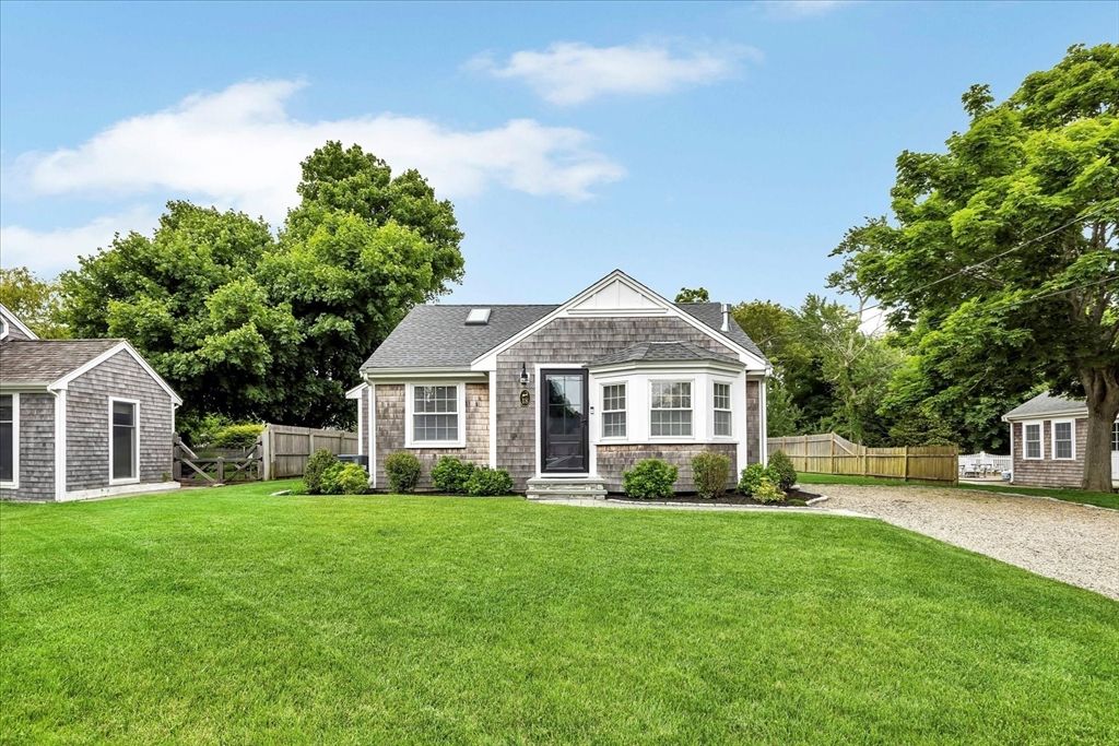 18 Rainbow Rd, Yarmouth, MA 02673