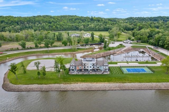 502 Harbor Drive, Williamstown, WV 26187