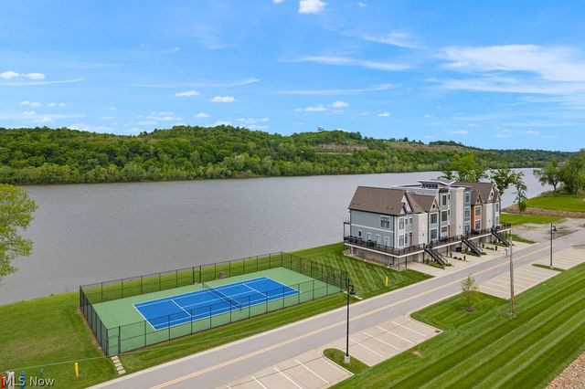 502 Harbor Drive, Williamstown, WV 26187