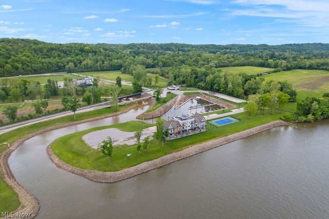 502 Harbor Drive, Williamstown, WV 26187