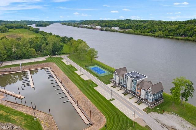 502 Harbor Drive, Williamstown, WV 26187