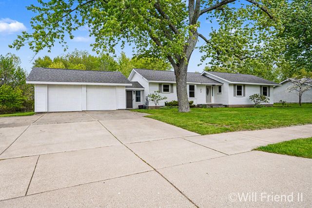 319 Country Club Road, Holland City, MI 49424