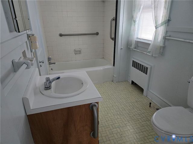 207 Fayette St, Farmville, VA 23901